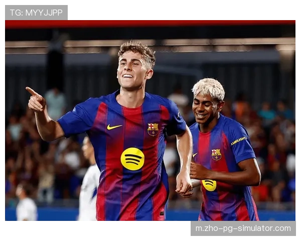 加维为亚马尔颁奖画面暖心 巴萨青训传承暗含战术延续